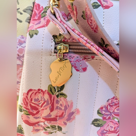 Betsy Johnson handbag with detachable shoulder strap. - Picture 3 of 12